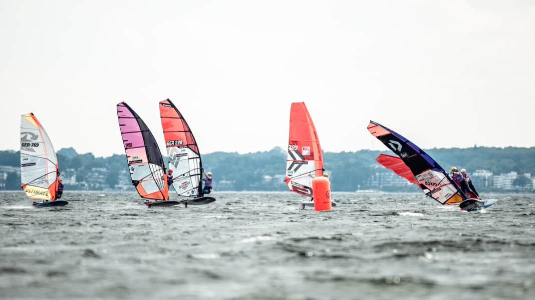 Windsurf- und Wingfoil Cup Pelzerhaken: Überraschung im Foil-Slalom, Dominanz bei Finne und Wingfoiling
