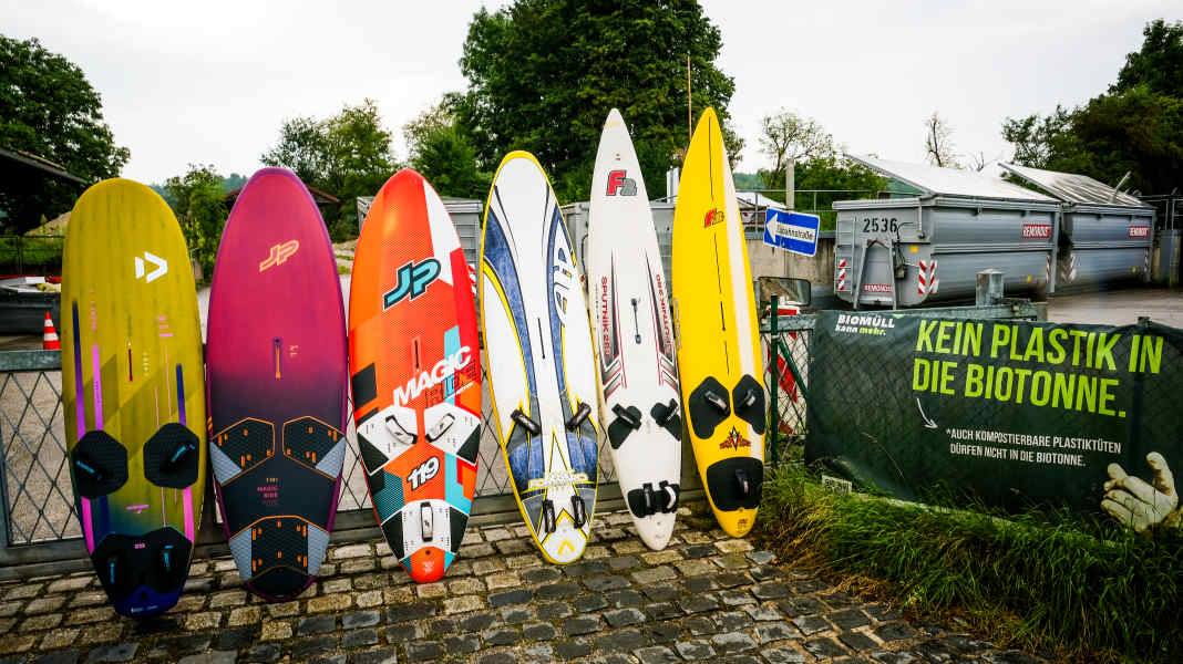Sneak preview: Old vs new - these classic cars are part of the test in surf 10-2025
