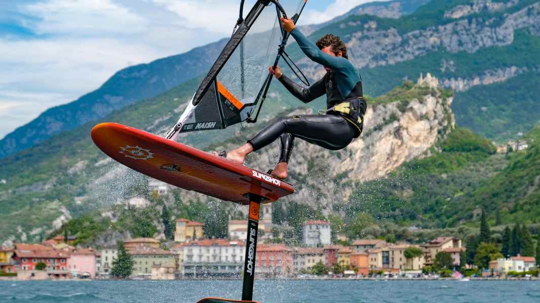 Windfoil, Wing, SUP: Crossoverboard Slingshot Wizard in test