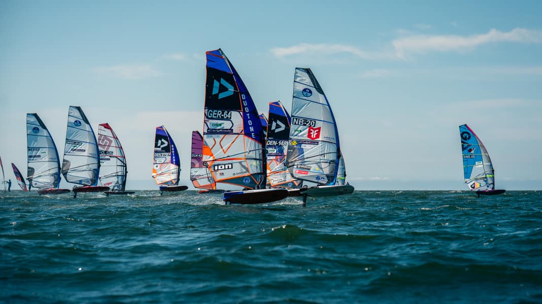 DWC/IFCA St. Peter-Ording: Vrieswijk übernimmt Führung bei Foiling-EM