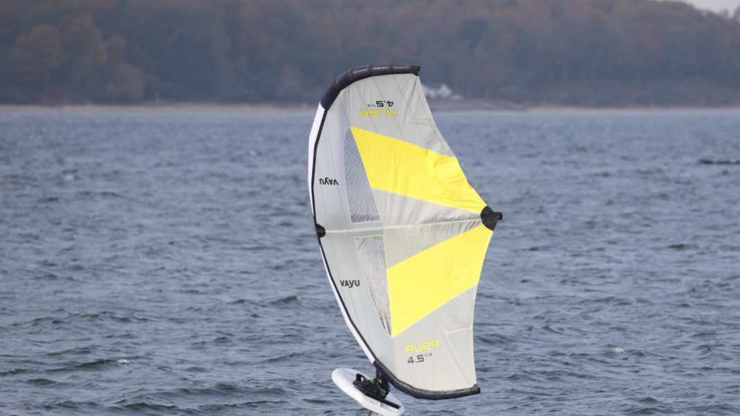 Tutorial: Upwind-360 beim Wingfoilen - zwei lässige Versionen zum Üben