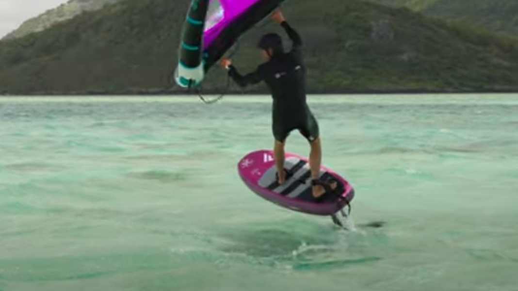 Riding technique: The Upwind 360 Whipped when wingfoiling