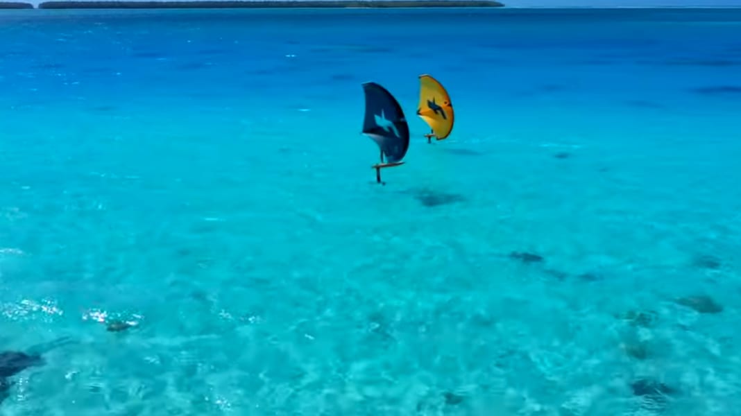 Titouan Galea & friends - Wingsurfing and foiling in Tahiti