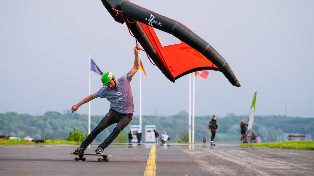 Wingfoiling on tarmac - the best tips for wingskating