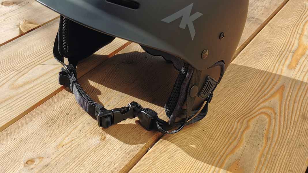 Riot Helm für Wassersportler von AK Durable Supply