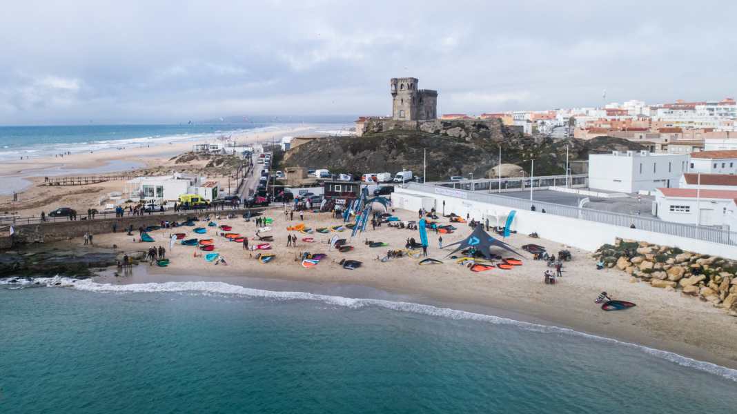 Title decisions postponed - the first day of the GWA Tarifa Wing Pro