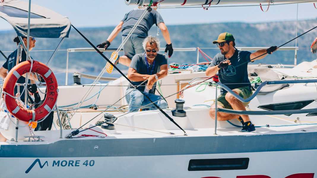 Entretien avec lui : Un musicien professionnel se reconvertit en moniteur de voile