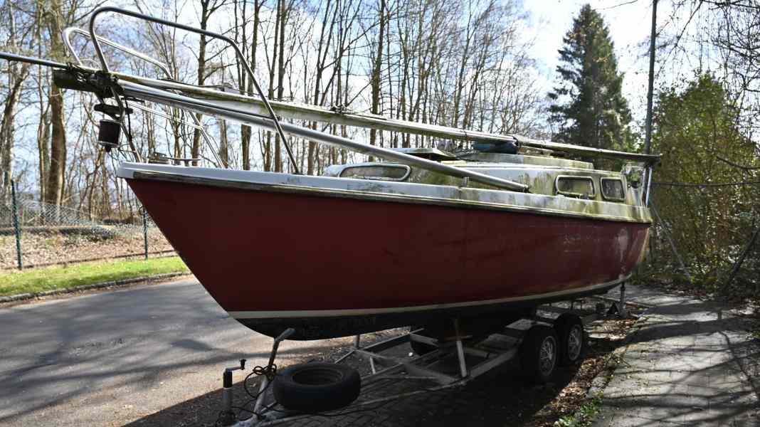 Long-term parked trailer boat: public order office charges for disposal