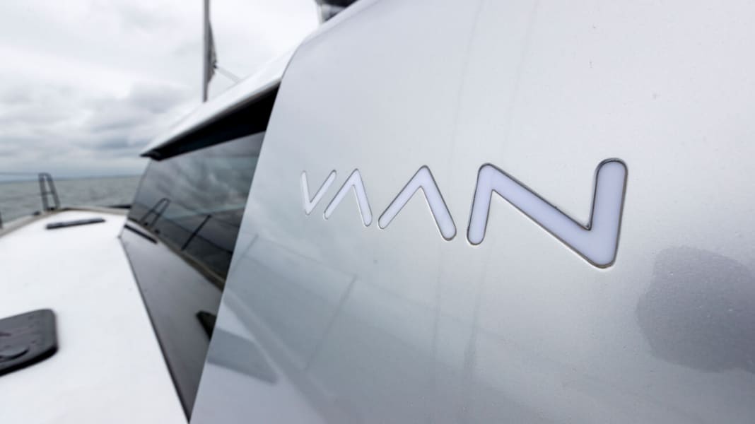 Catamaran de croisière en aluminium : premières photos du test du Vaan R4