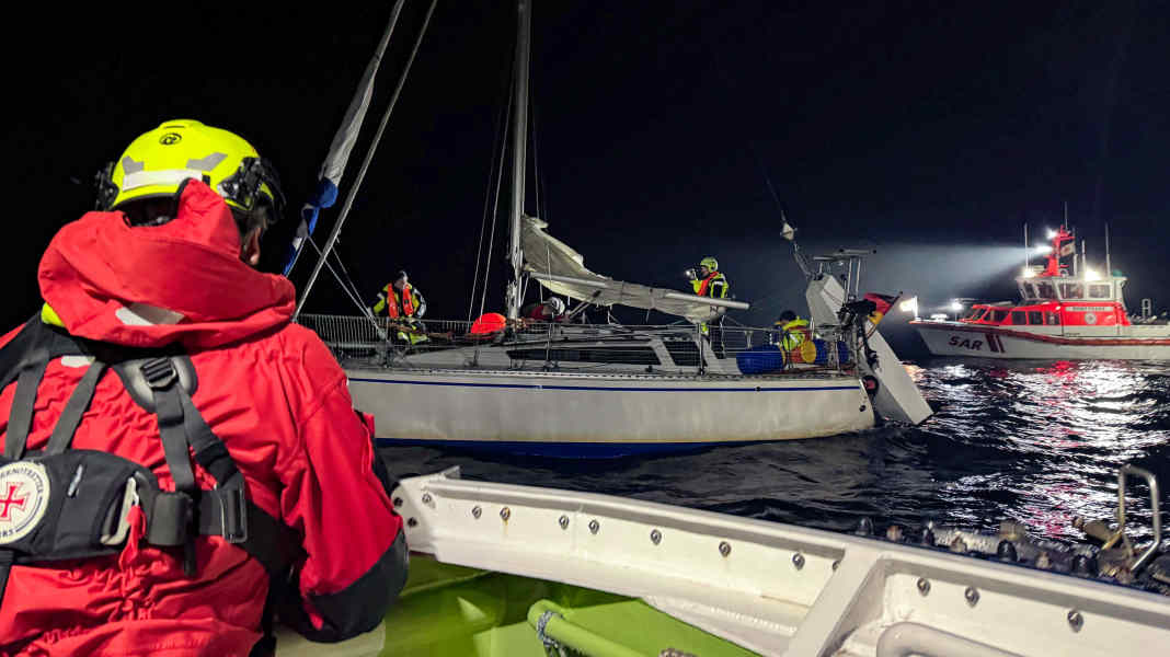Soccorritori marittimi: barca a vela non manovrabile soccorsa al largo di Fehmarn