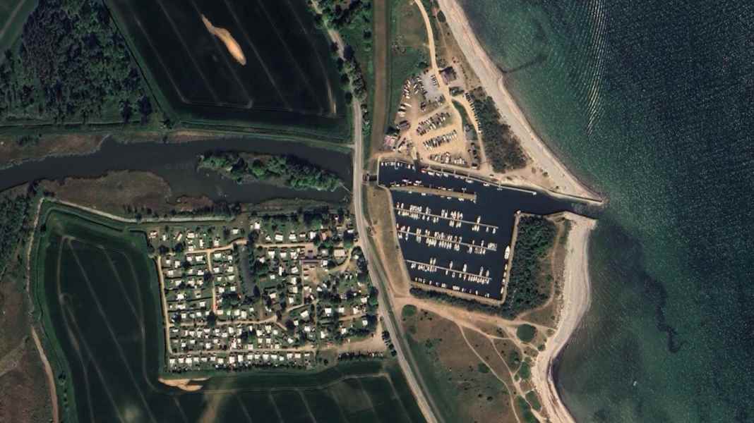 Closed harbour: Lippe - Approach buoy finally retracted