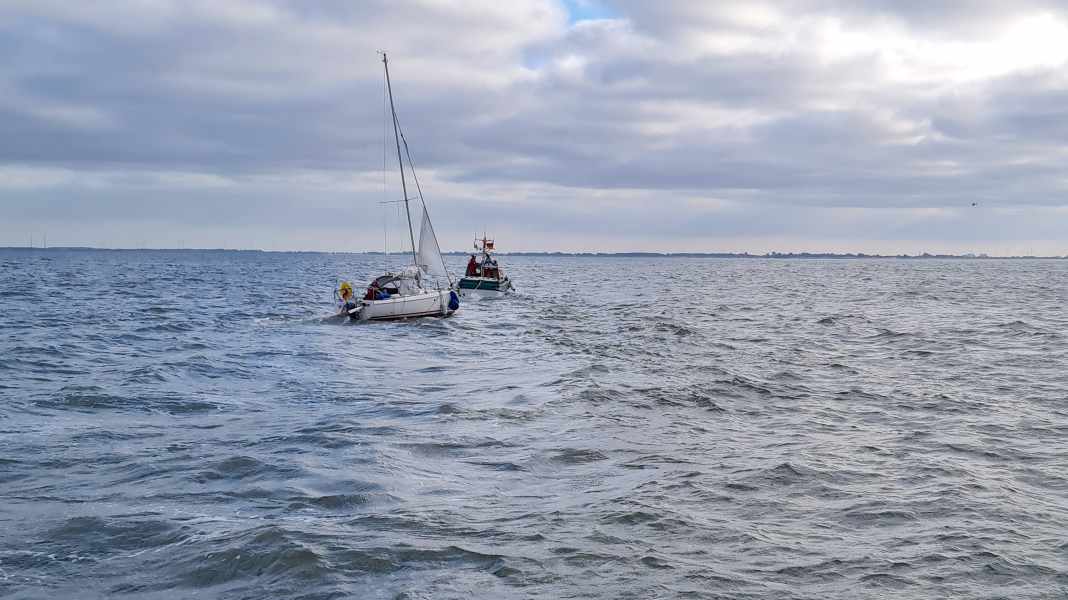 Seenot: Zwei Segler in akuter Lebensgefahr aus der Nordsee gerettet