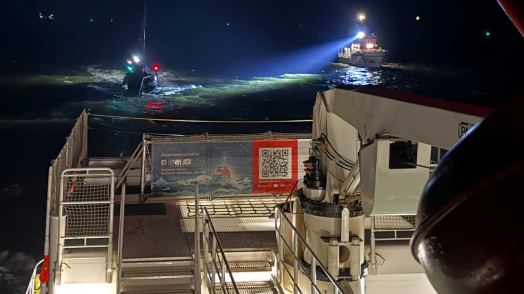 Distress at sea: Sailing cutter suffers engine failure and takes on water in the North Sea