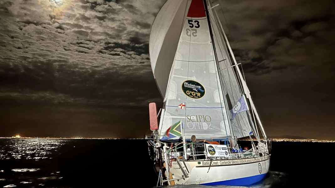 Golden Globe Race: Kapstadt im Kielwasser, Kirsten Neuschäfer an Platz zwei