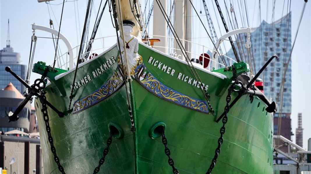 Art meets shanty: Maritime highlights at the Hamburg Museum Night