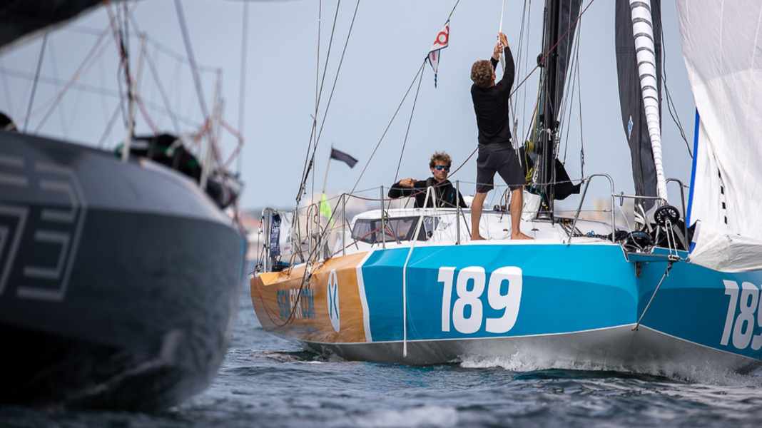 Les Sables-Horta Race : Burke et Fink dans le top 3 après le départ