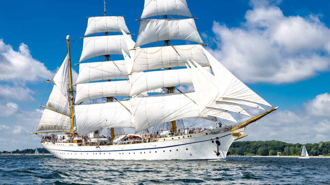 "Gorch Fock": Historic meeting with three sister ships
