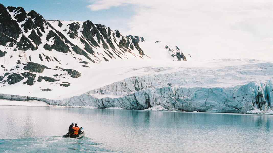 Sailing films: New adventures in the ice and under palm trees