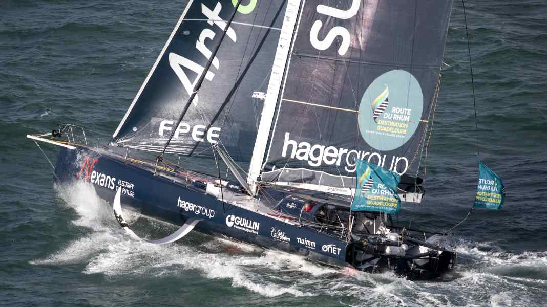 Route du Rhum : Open 60 de Fabrice Amedeo coulé après explosion