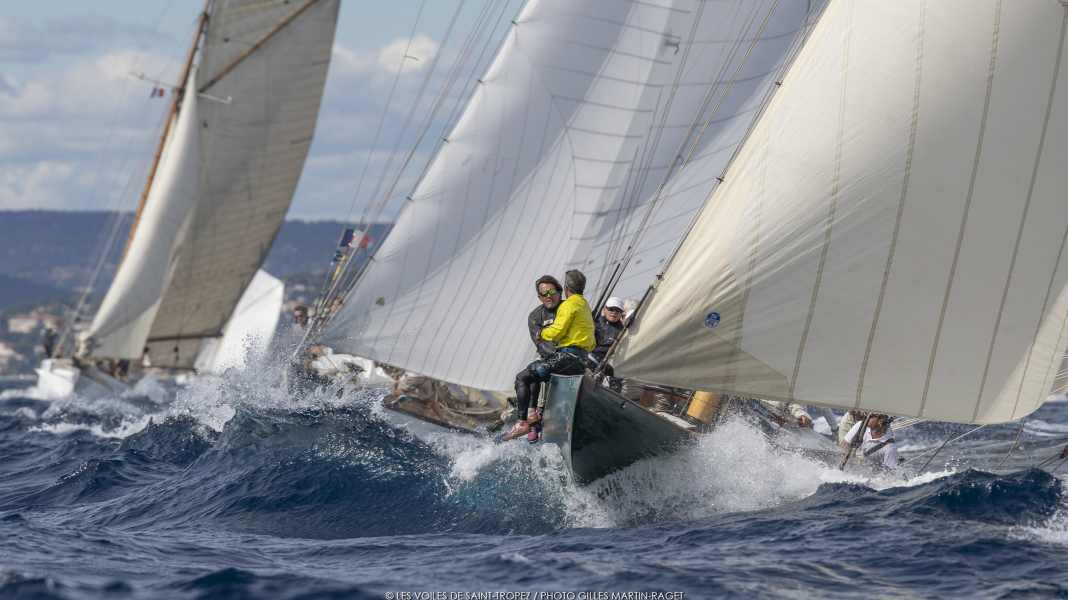 Saint-Tropez: Exciting pictures, classics struggle with strong winds