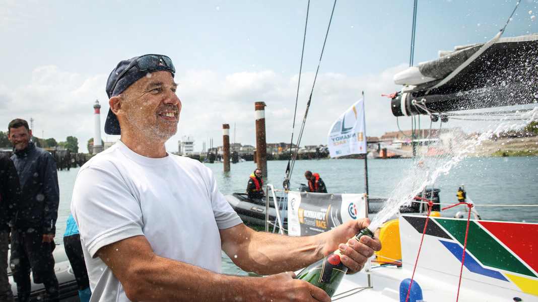 Vendée Globe : troisième tentative pour Jörg Riechers : "Le départ est assuré".