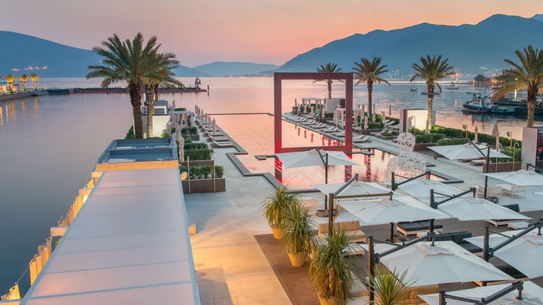 Club with giant pool