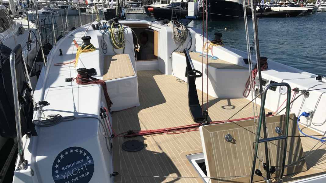 Trade fair novelties Cannes, No. 2: Grand Soleil 34 Performance: sheer racer