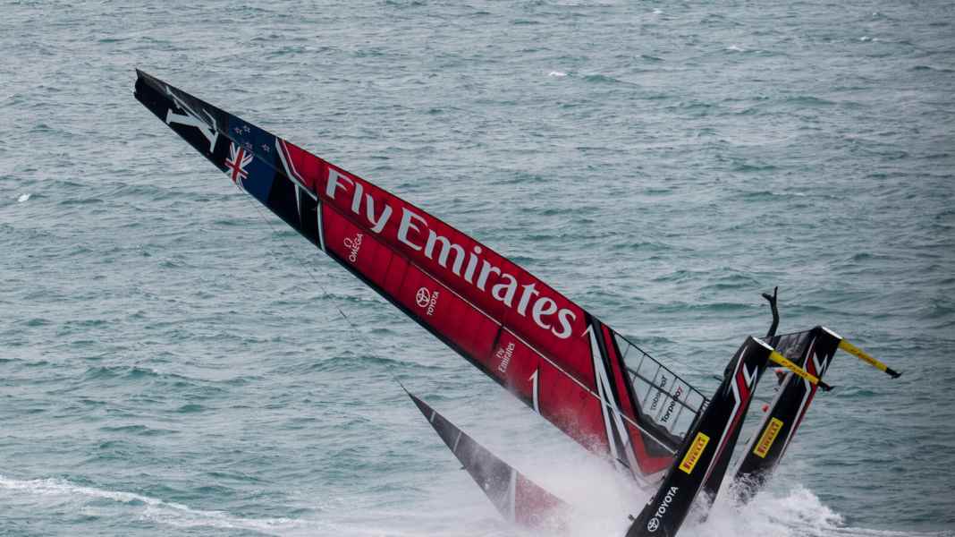 America's Cup: "Demolition Derby" im Great Sound: Kiwis kentern vor Bermuda