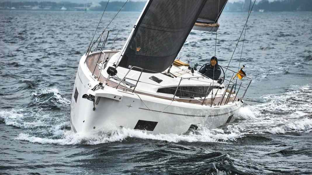 Test di uno yacht: prime foto del nuovo Bavaria C38