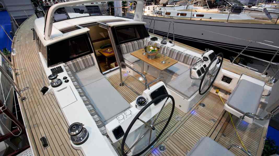 Messe: Hanseboot-Premiere V: Sense 46