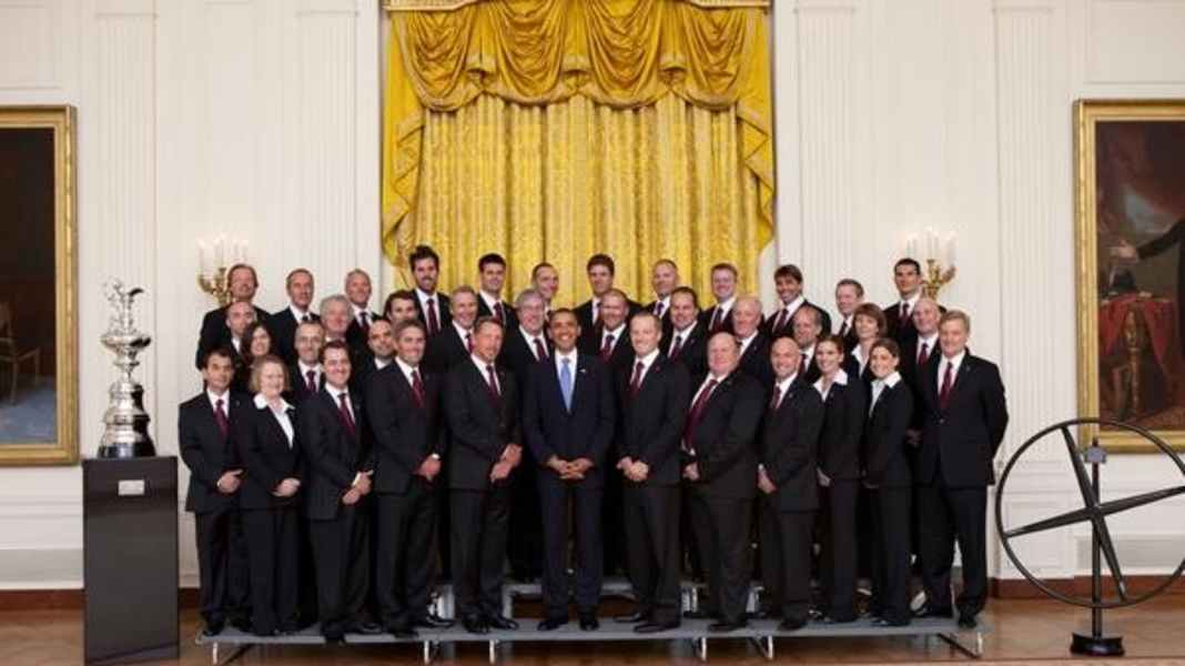 Giro d'onore: Obama e i marinai