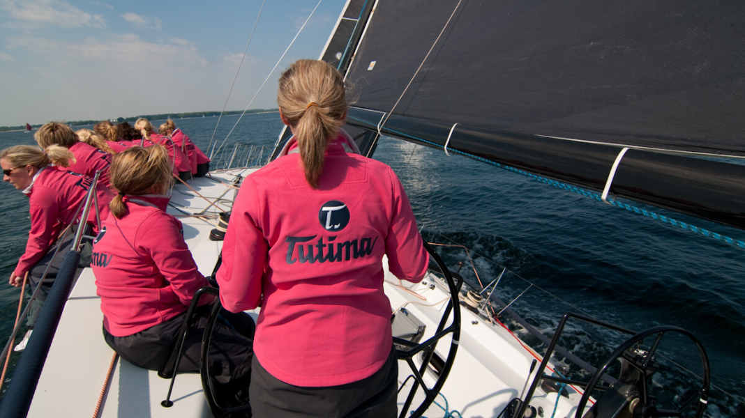 Kieler Woche: l'equipaggio di "Tutima" predilige il rosa