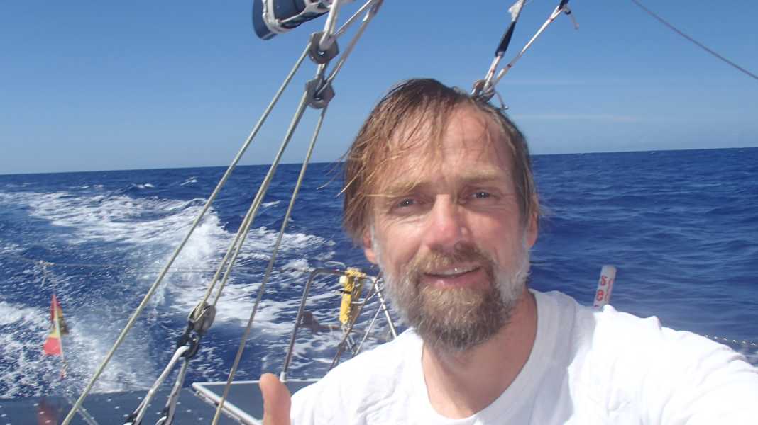 Vendée Globe : Sanso en sécurité après avoir chaviré