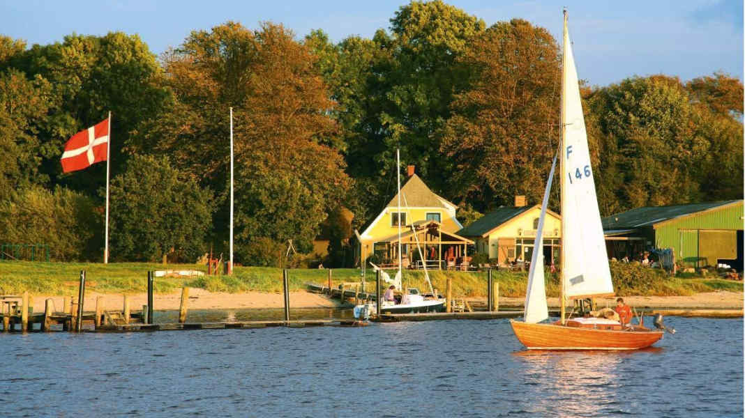 Charter: Classic folkboat charter