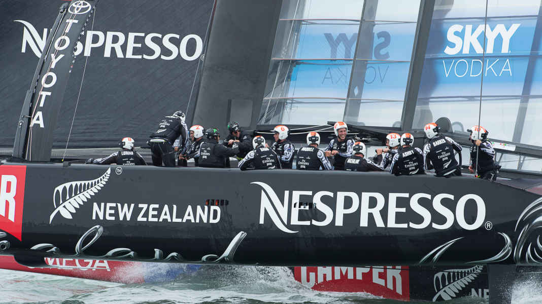America's Cup: Tom Cruise kurbelt und steuert
