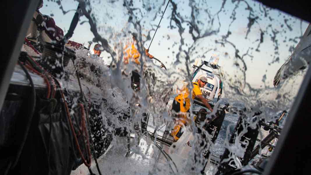 Volvo Ocean Race: è consentito il sorpasso a destra