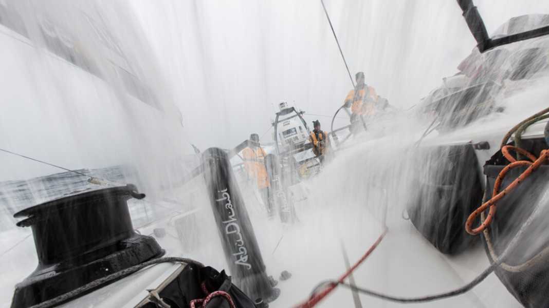 Volvo Ocean Race: "Sun warriors" in ice water