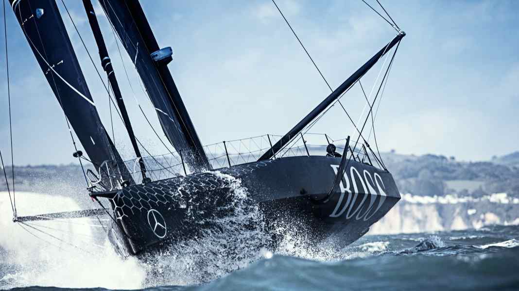 Vendée Globe: Foil break throws "Hugo Boss" back