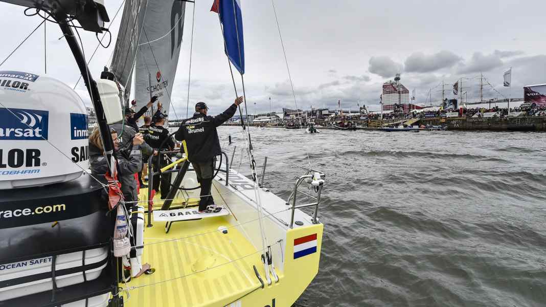 Volvo Ocean Race : dans l'eau de la poupe de "Flyer" vers La Haye