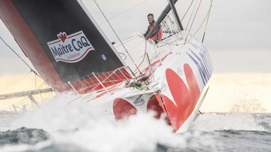 Vendée Globe : Beyou fête sa première Hoorn, Thomson sans infos météo