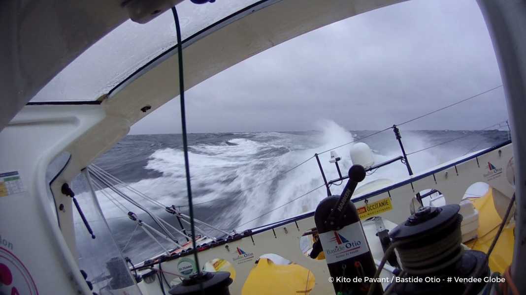 Vendée Globe : Kito de Pavant en détresse !