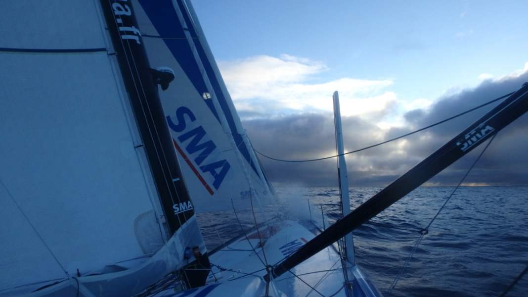 Vendée Globe: Crepa nel cilindro: Meilhat lotta per la sua barca nel Pacifico