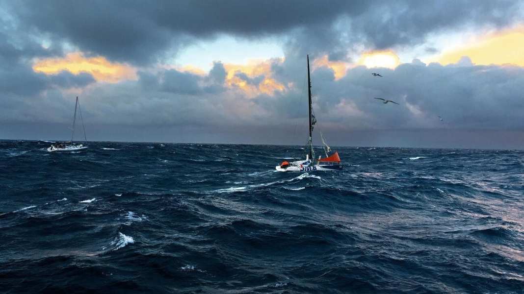Bonne conduite en mer : remorquage partie II : remorquage parallèle, coûts, signaux manuels