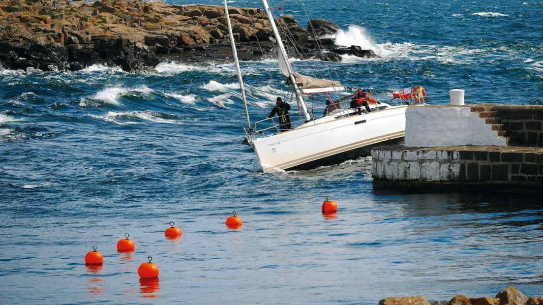 Seamanship: 10 tips for difficult approaches