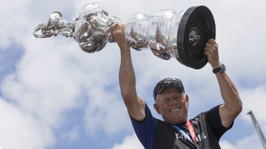 America's Cup : Retour vers le futur : monocoque et règle de nationalité