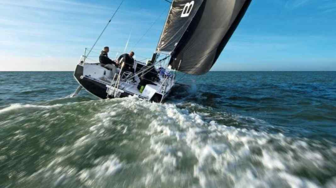 Beneteau Figaro 3: Fabulous price for the large-series foiler? Well, almost!