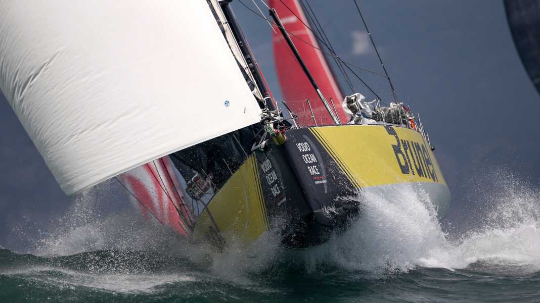 Volvo Ocean Race: Brunel inizia la tappa del Pacifico con l'equipaggio più piccolo