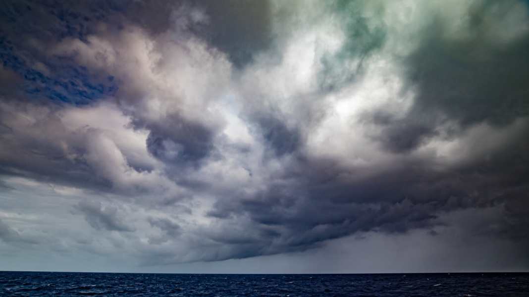 Volvo Ocean Race: The battle of nerves on the Kalmen Belt