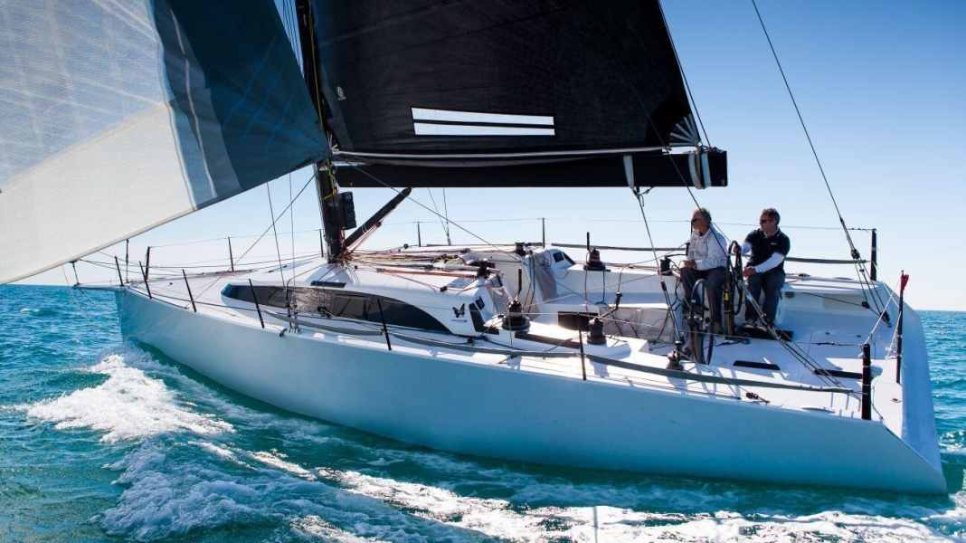 Test de bateau : Neo 400+ : un cruiser italien performant, taillé pour la victoire