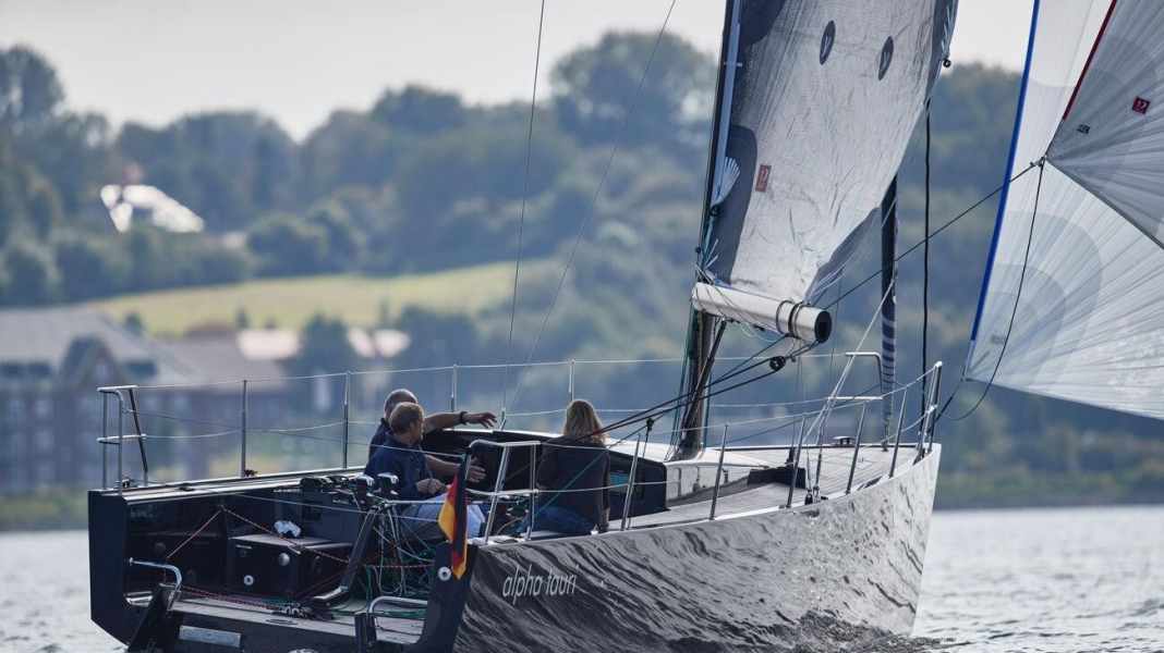 Das besondere Boot: Trailerbar, 12 Meter lang, anders